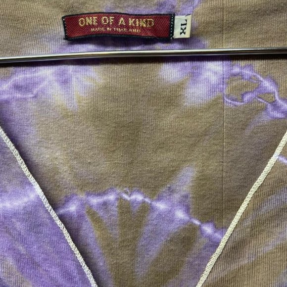 "One of a Kind" tye dye women's top - Picture 3 of 4